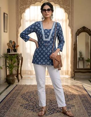 Blue  pure cotton printed tunic for women 5