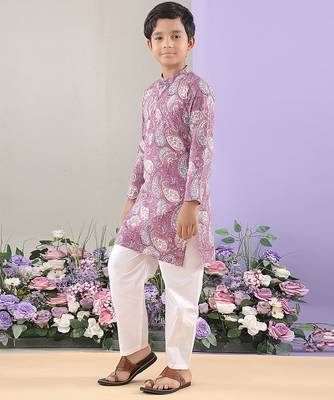 Mauve paisley printed cotton kurta with white pajama 2