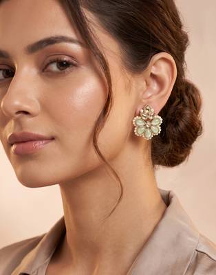 Gold plated mint kundan pearl floral ethnic wedding jewellery stud earring for women & girls 1