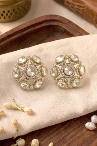 Smooth round shape white kundan mehandi gold plated stud stud earring for women and girls