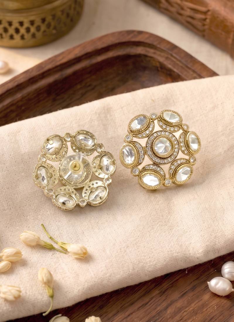 Smooth round shape white kundan mehandi gold plated stud stud earring for women and girls