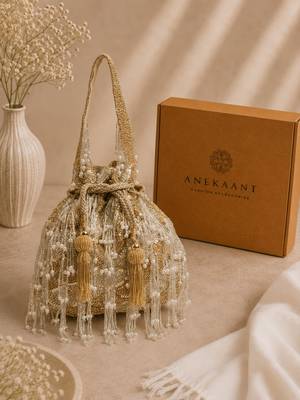 palmette embellished droop potli with signature gift box 1
