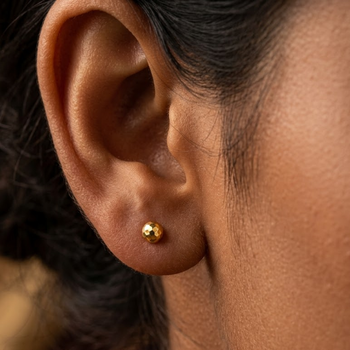 Cupid beveled gold plated stud earring 3