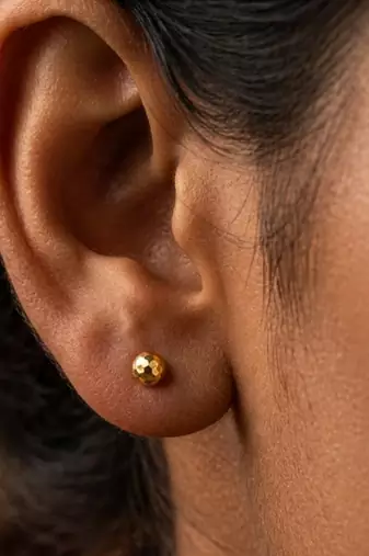 Cupid beveled gold plated stud earring