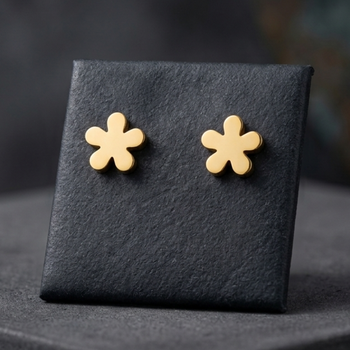 Cupid diasy gold plated stud earring 2