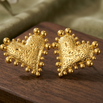 Glided heard gold plated stud earring 2
