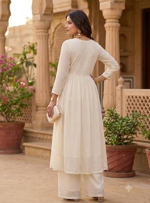 Women's premium georgette resham thread embroidered kurta set with dupatta 2