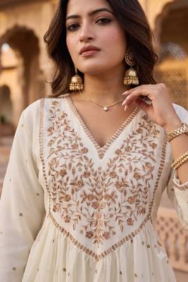 Women's premium georgette resham thread embroidered kurta set with dupatta 3