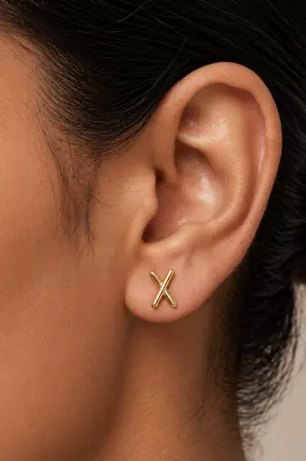 Crossline gold plated stud earring