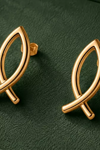 Tiny tails gold plated stud earring