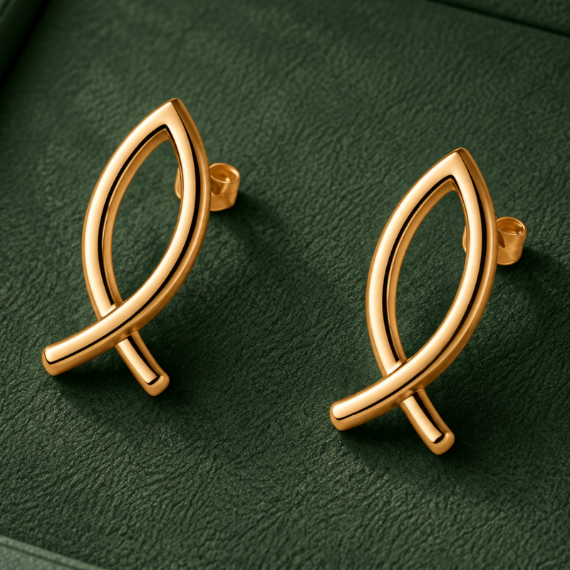 Tiny tails gold plated stud earring