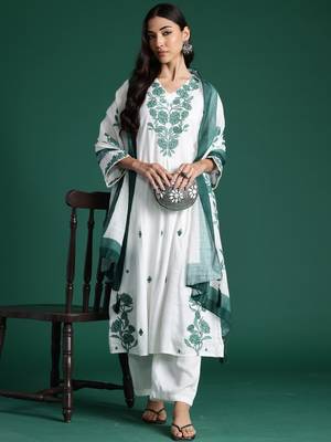 Off white embroidered pure cotton kurta trouser dupatta set 4
