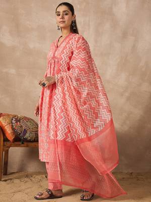 Peach printed pure cotton kurta trouser dupatta set 3