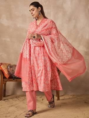 Peach printed pure cotton kurta trouser dupatta set 4