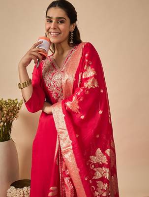 Pink embroidered silk kurta trouser dupatta set 1