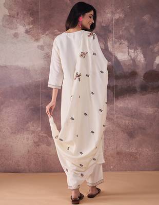 Cream embroidered silk kurta trouser dupatta set 2