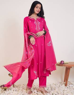 Pink embroidered viscose rayon kurta trouser dupatta set 3