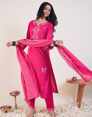 Pink embroidered viscose rayon kurta trouser dupatta set 4