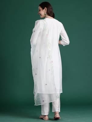 White printed silk kurta trouser dupatta set 2