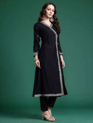 Black embroidered silk kurta trouser dupatta set 3