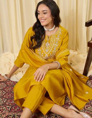 Yellow embroidered silk kurta trouser dupatta set 1