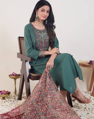Green embroidered silk kurta trouser dupatta set 1