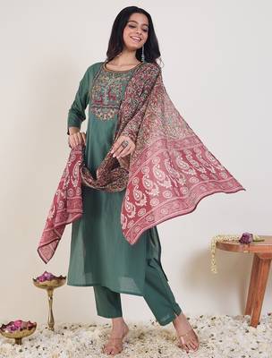 Green embroidered silk kurta trouser dupatta set 3