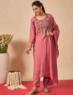 Pink embroidered silk kurta trouser dupatta set 4