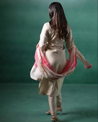 Cream embroidered silk kurta trouser dupatta set 2