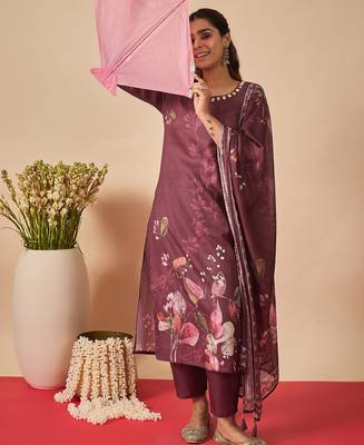 Burgundy printed linen kurta trouser dupatta set 4