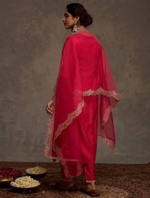 Pink embroidered liva kurta trouser dupatta set 2