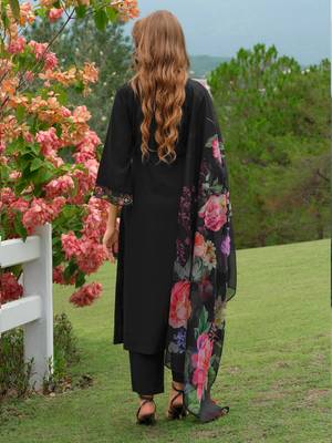 Black embroidered liva kurta trouser dupatta set 2