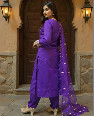 Purple embroidered silk kurta trouser dupatta set 2