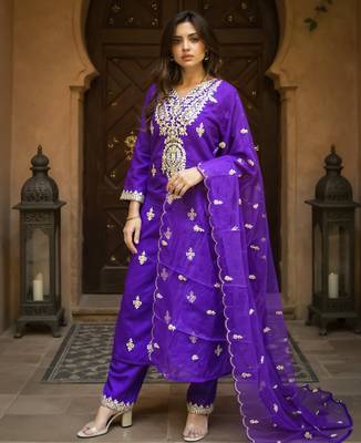 Purple embroidered silk kurta trouser dupatta set 4