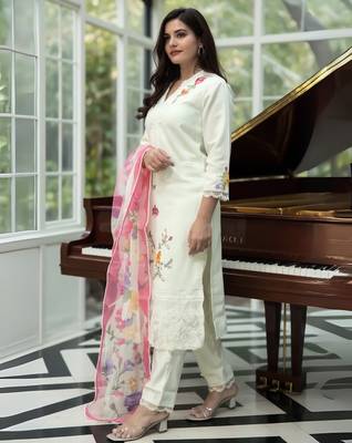Off white embroidered silk kurta trouser dupatta set 3