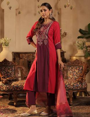 Pink embroidered silk kurta trouser dupatta set 3