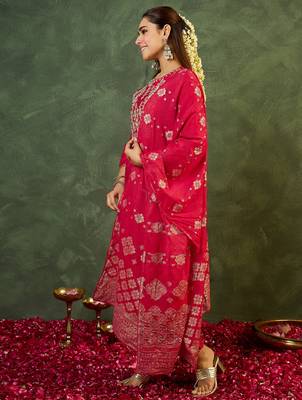 Pink embroidered silk kurta trouser dupatta set 3
