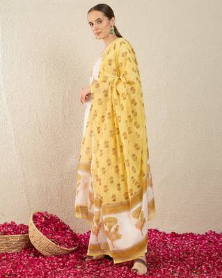 Off white printed pure cotton kurta trouser dupatta set 3