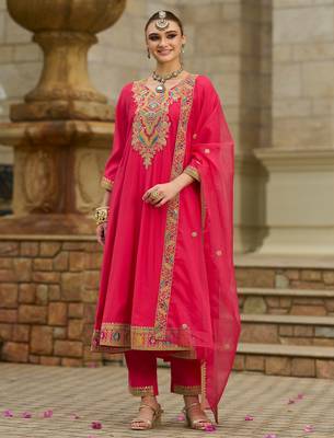 Pink embroidered silk kurta trouser dupatta set 4