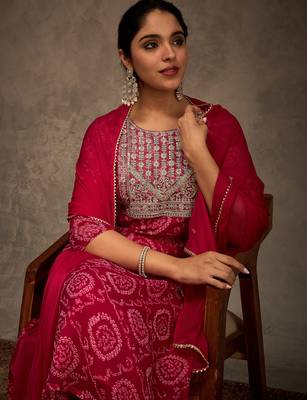 Pink printed georgette kurta trouser dupatta set 1
