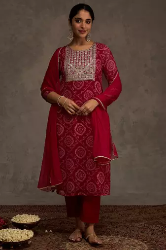 Pink printed georgette kurta trouser dupatta set