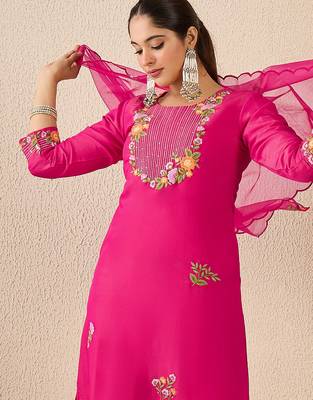 Pink embroidered silk kurta trouser dupatta set 1