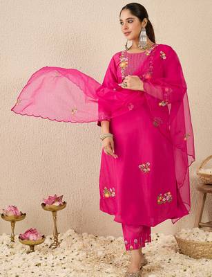 Pink embroidered silk kurta trouser dupatta set 4
