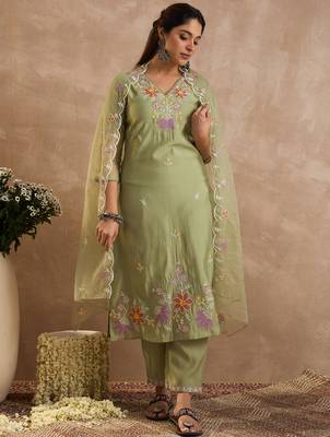 Green embroidered silk kurta trouser dupatta set 4