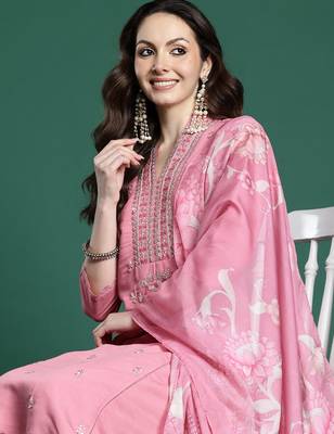 Pink embroidered silk kurta trouser dupatta set 1