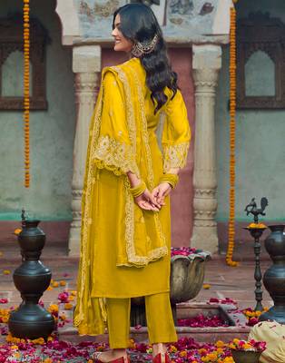 Yellow embroidered organza kurta trouser dupatta set 3