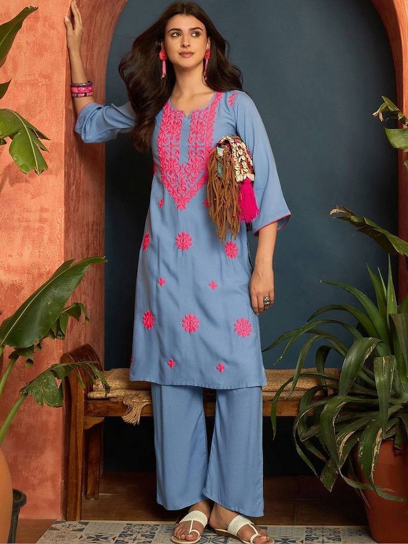 women ethnic motifs embroidered regular thread work kurta with trousers