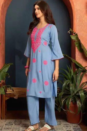 women ethnic motifs embroidered regular thread work kurta with trousers