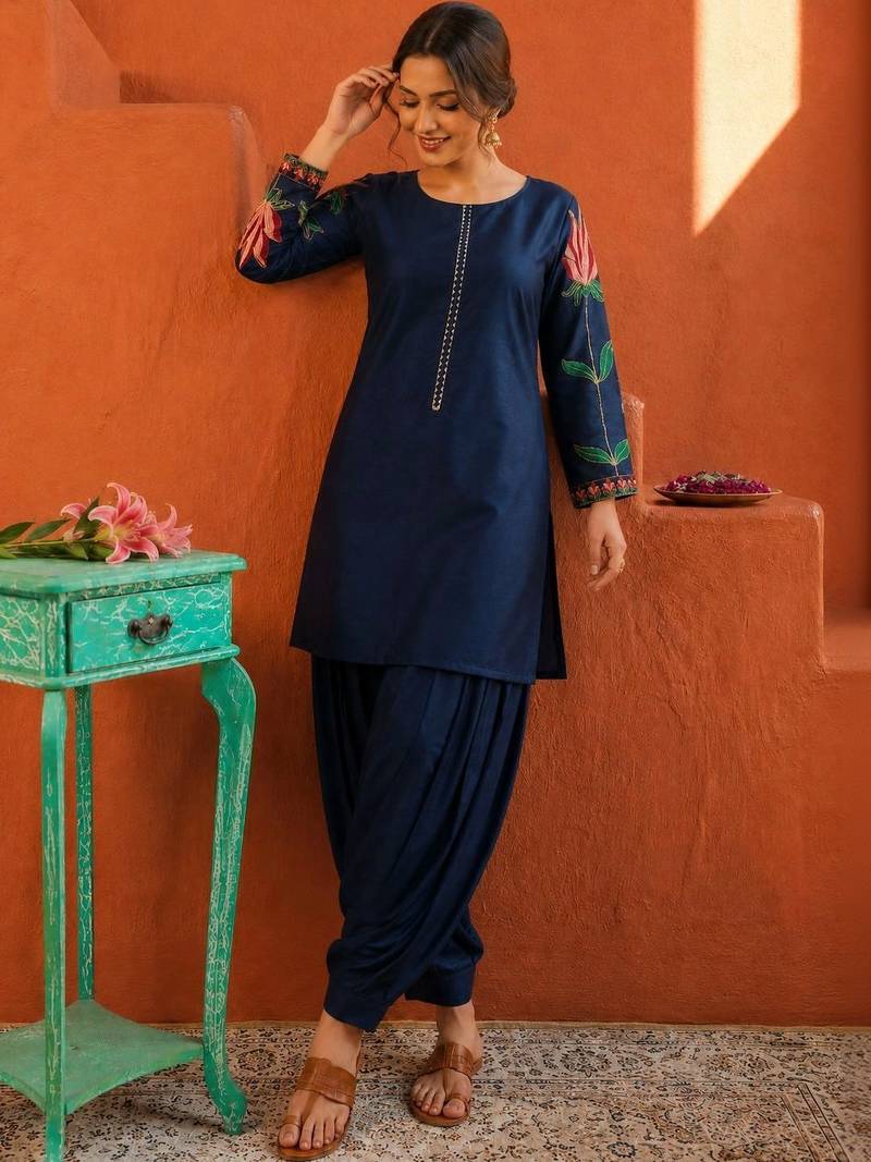 women floral embroidered regular thread work kurta with patiala