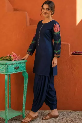 women floral embroidered regular thread work kurta with patiala